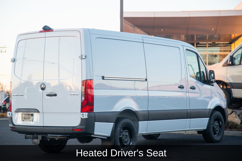 Thumbnail: 2025 Mercedes-Benz Sprinter - 13