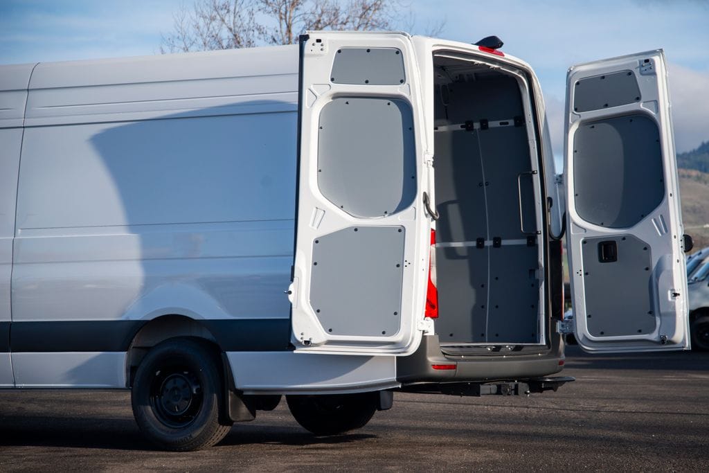 Thumbnail: 2026 Mercedes-Benz Sprinter - 10