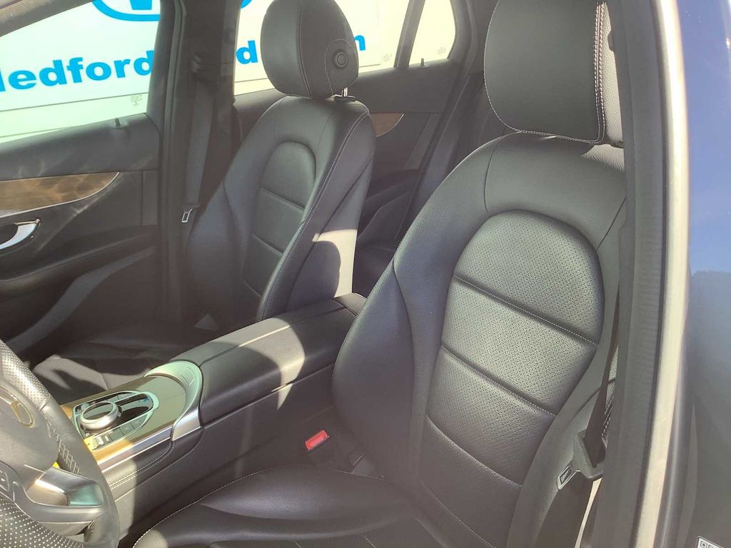 Thumbnail: 2019 Mercedes-Benz GLC - 11