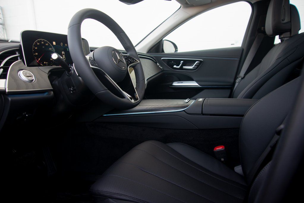 Thumbnail: 2025 Mercedes-Benz E-Class - 20