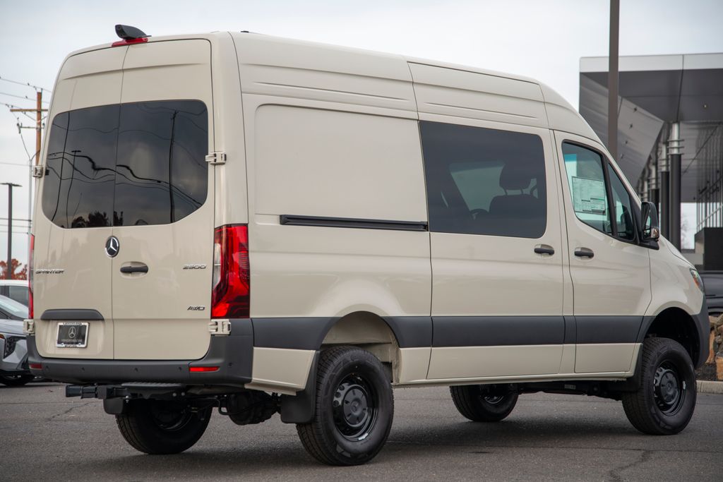 Thumbnail: 2026 Mercedes-Benz Sprinter - 9