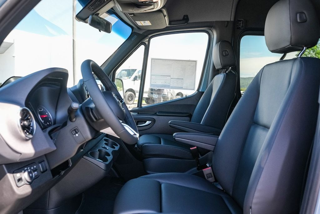 Thumbnail: 2026 Mercedes-Benz Sprinter - 19