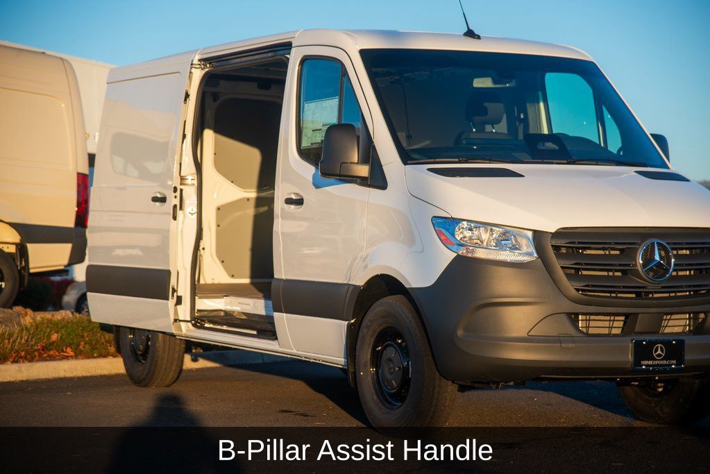 Thumbnail: 2025 Mercedes-Benz Sprinter - 9