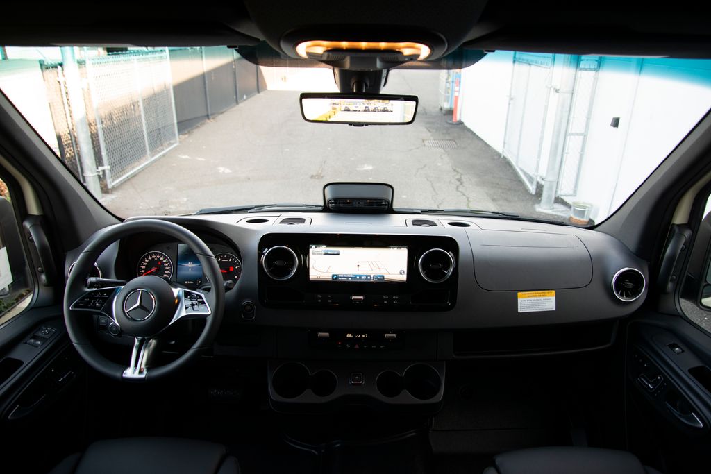 Thumbnail: 2026 Mercedes-Benz Sprinter - 16