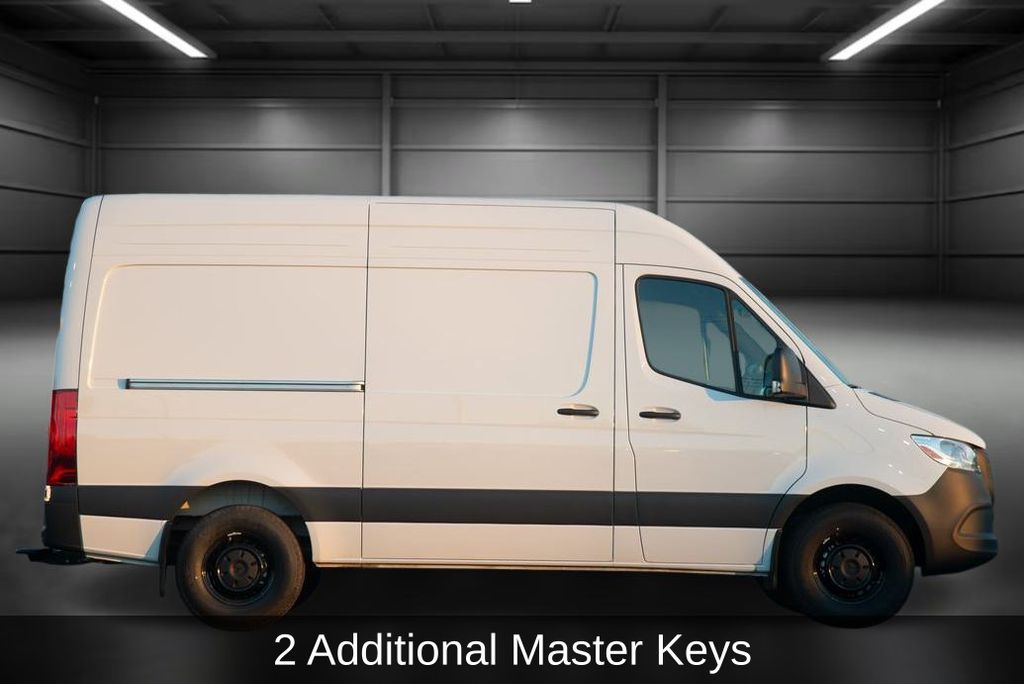 Thumbnail: 2025 Mercedes-Benz Sprinter - 7
