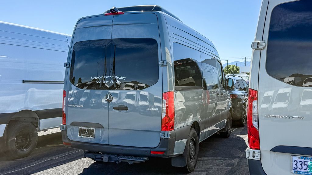 Thumbnail: 2025 Mercedes-Benz Sprinter - 6