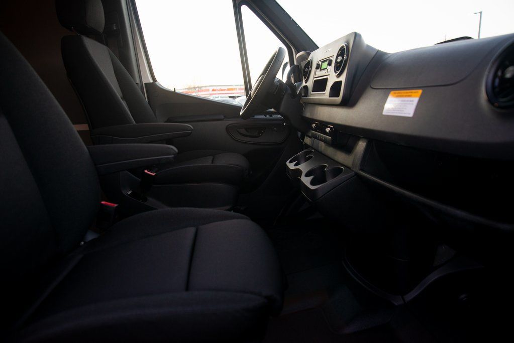 Thumbnail: 2025 Mercedes-Benz Sprinter - 34