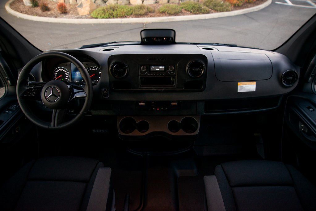 Thumbnail: 2025 Mercedes-Benz Sprinter - 37