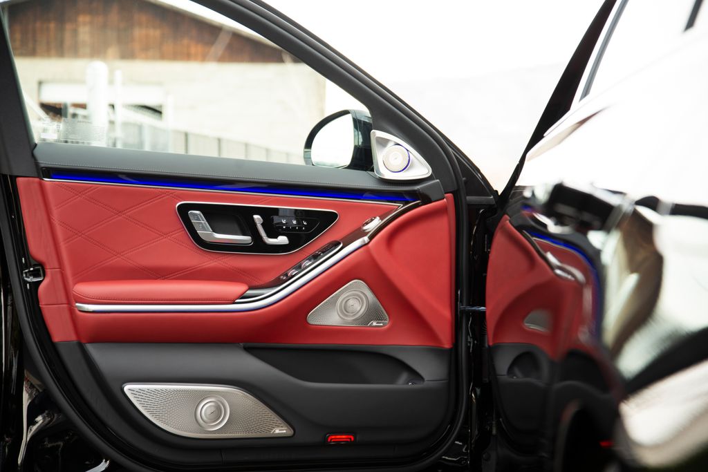 Thumbnail: 2026 Mercedes-Benz S-Class - 9