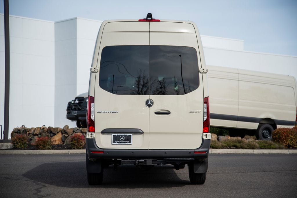 Thumbnail: 2026 Mercedes-Benz Sprinter - 4