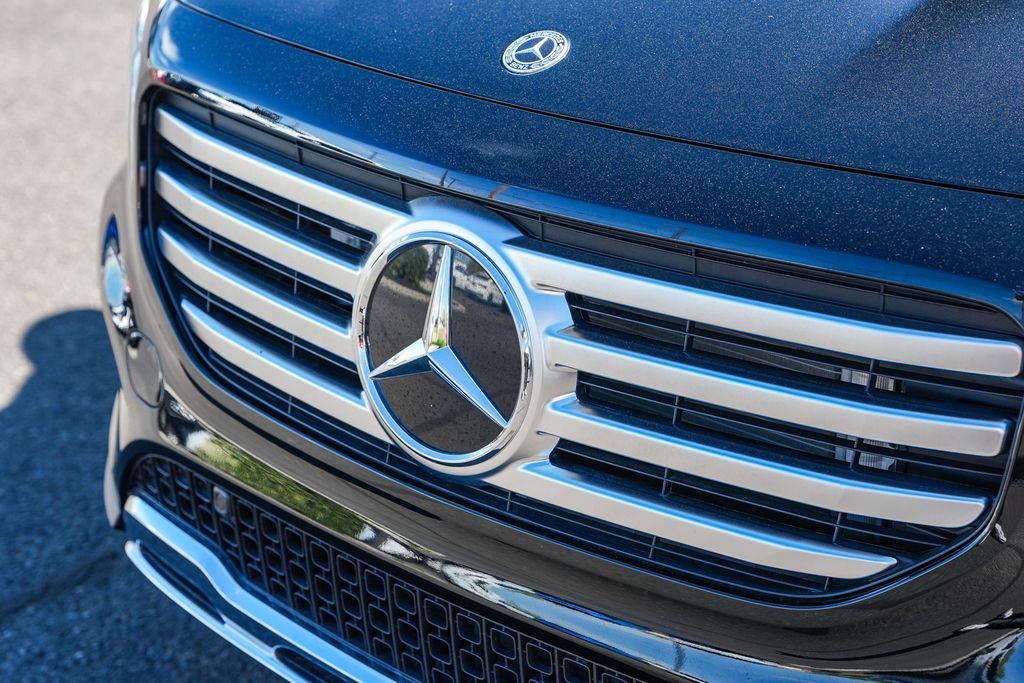 Thumbnail: 2025 Mercedes-Benz GLB - 4