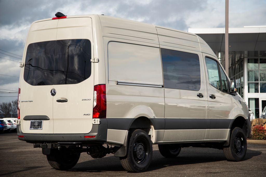 Thumbnail: 2026 Mercedes-Benz Sprinter - 9