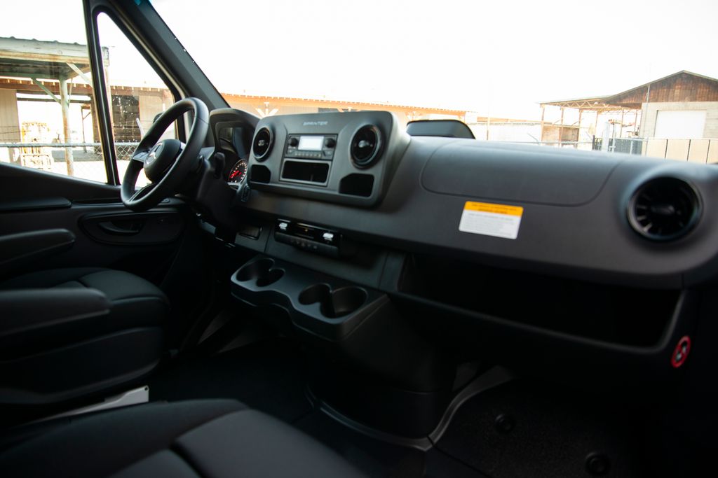 Thumbnail: 2026 Mercedes-Benz Sprinter - 14