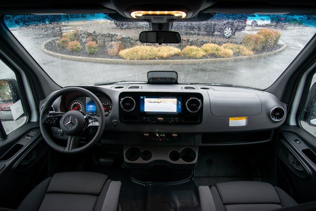 Thumbnail: 2026 Mercedes-Benz Sprinter - 15