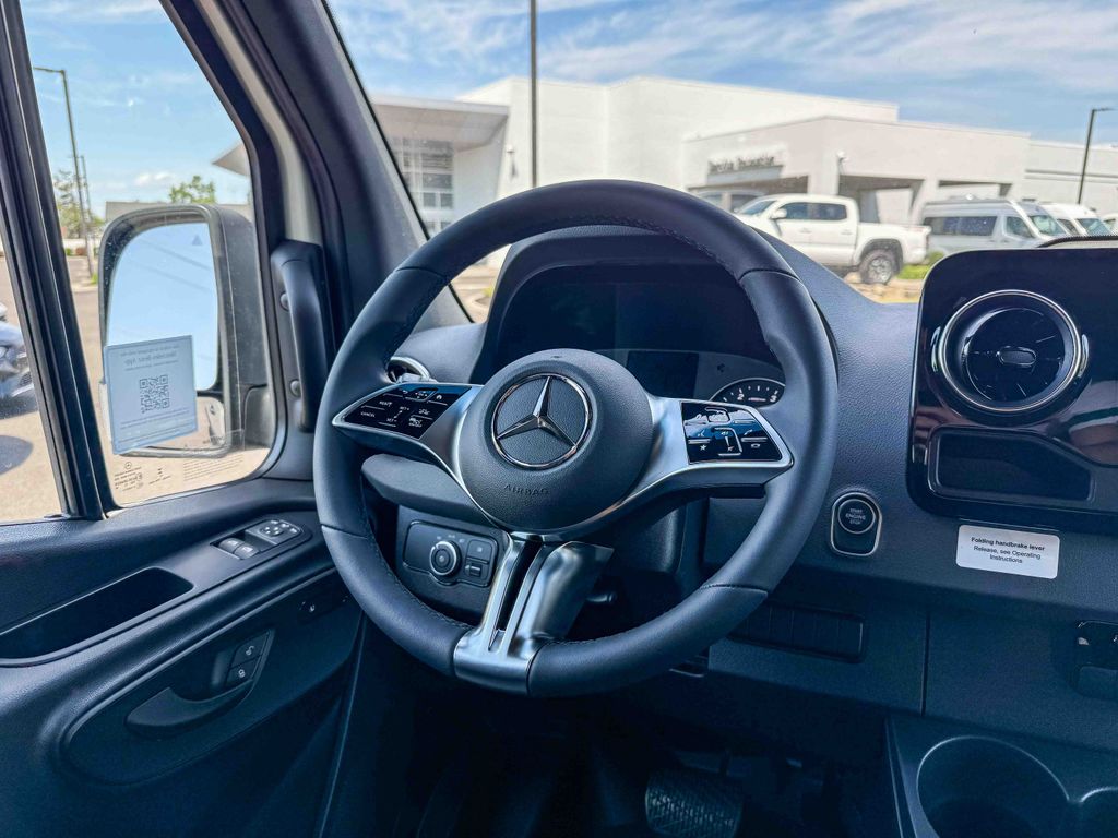Thumbnail: 2026 Mercedes-Benz Sprinter - 15