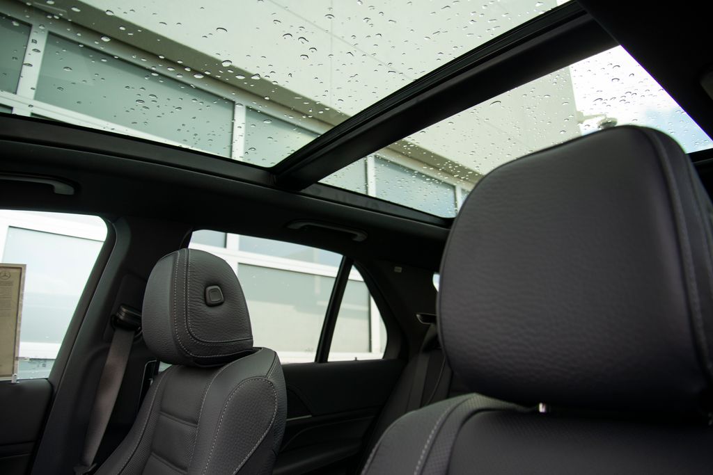 Thumbnail: 2026 Mercedes-Benz GLE - 12