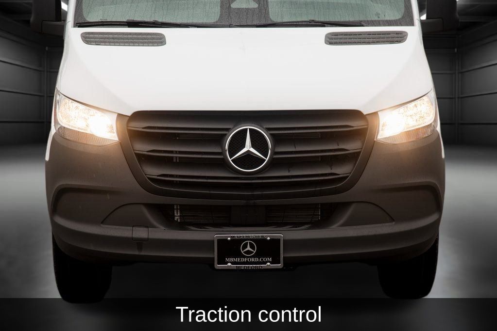 Thumbnail: 2025 Mercedes-Benz Sprinter - 14