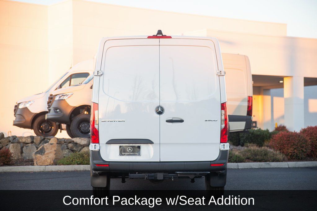 Thumbnail: 2025 Mercedes-Benz Sprinter - 4