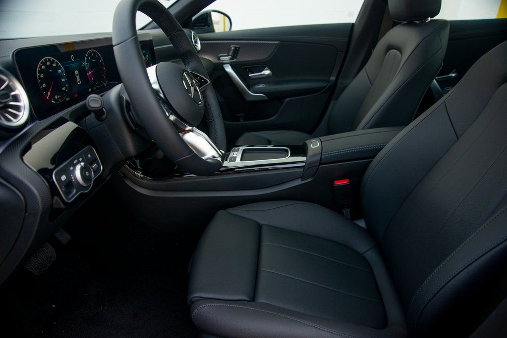 Thumbnail: 2025 Mercedes-Benz CLA - 21