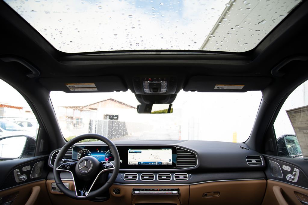 Thumbnail: 2026 Mercedes-Benz GLE - 14