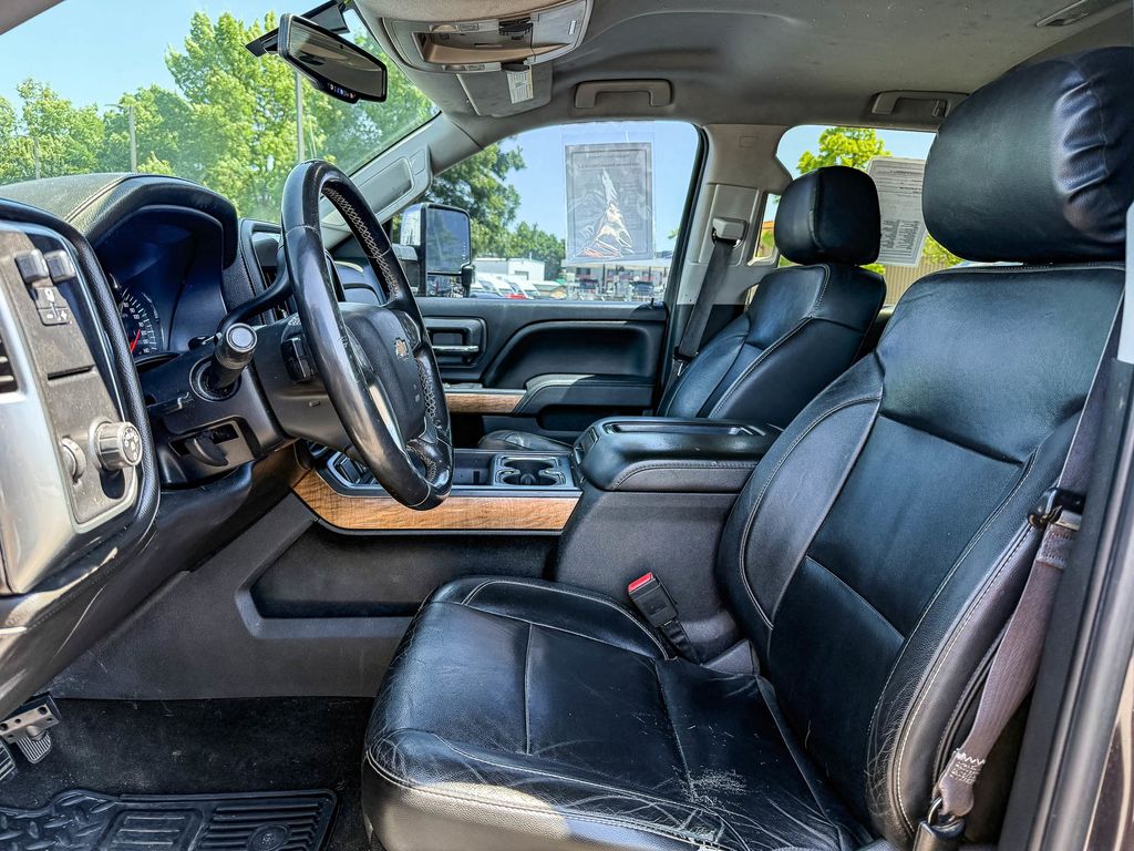 Thumbnail: 2015 Chevrolet Silverado 1500 - 18