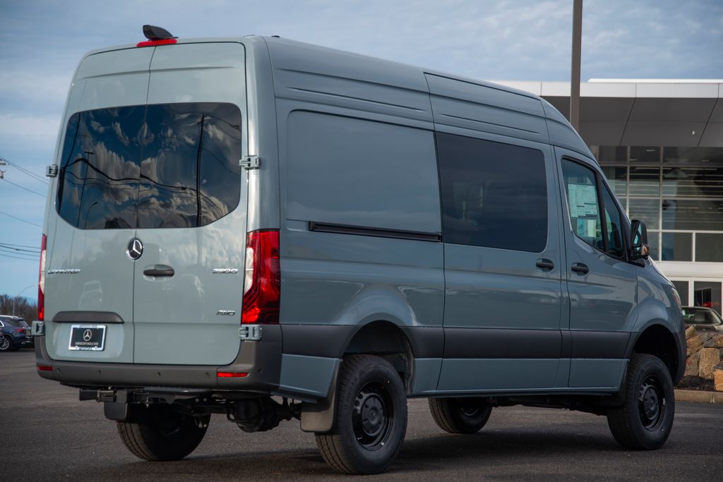 Thumbnail: 2026 Mercedes-Benz Sprinter - 9