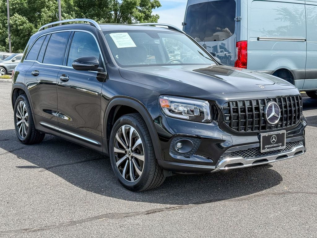 Thumbnail: 2022 Mercedes-Benz GLB - 6