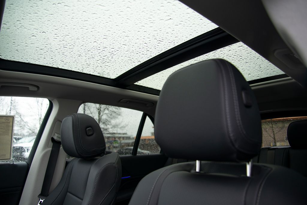 Thumbnail: 2026 Mercedes-Benz GLE - 12