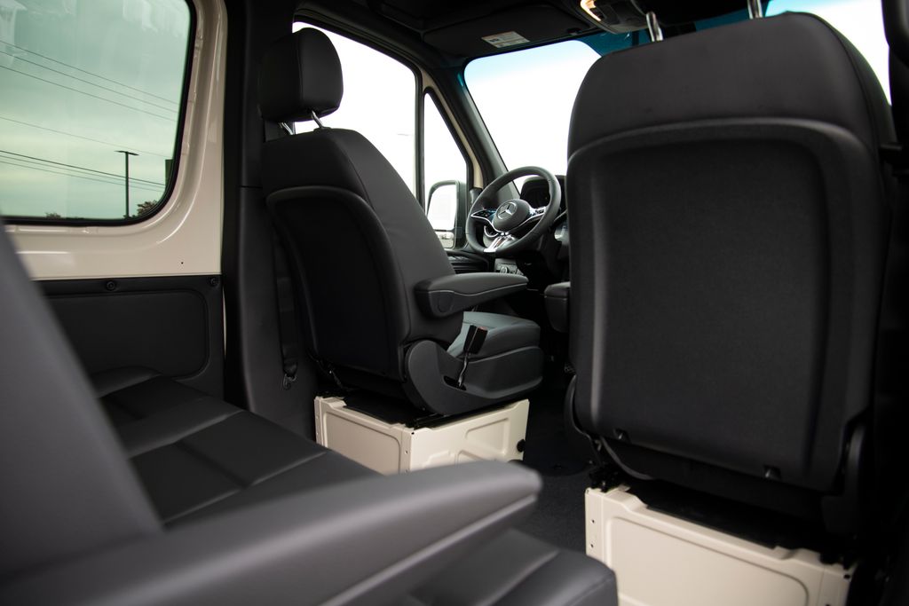 Thumbnail: 2026 Mercedes-Benz Sprinter - 22