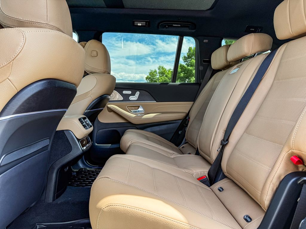 Thumbnail: 2026 Mercedes-Benz GLS - 18