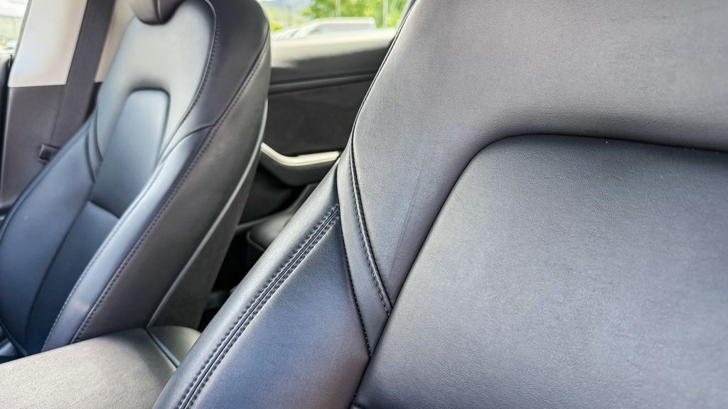 Thumbnail: 2023 Tesla Model 3 - 21