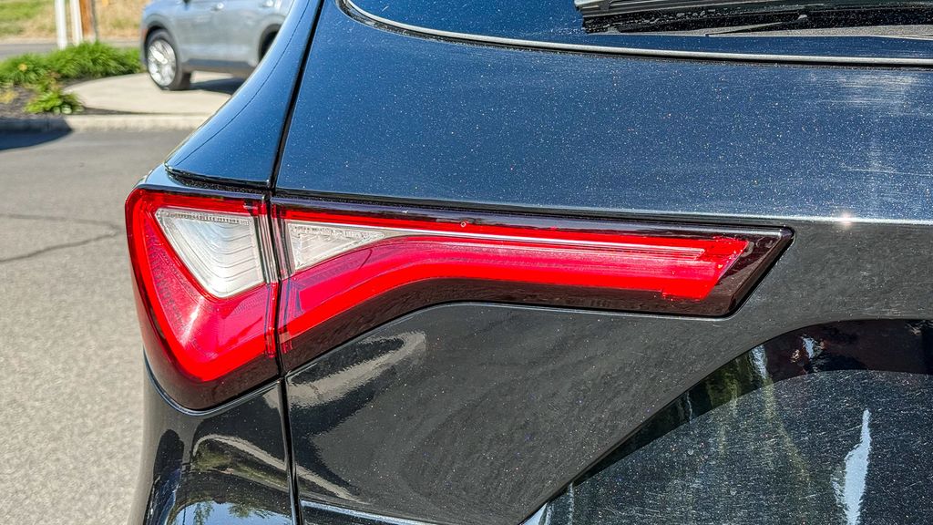 Thumbnail: 2023 Acura MDX - 9