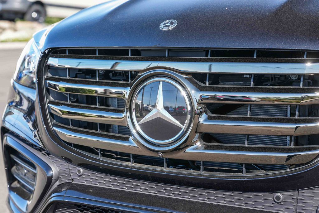 Thumbnail: 2026 Mercedes-Benz GLS - 3