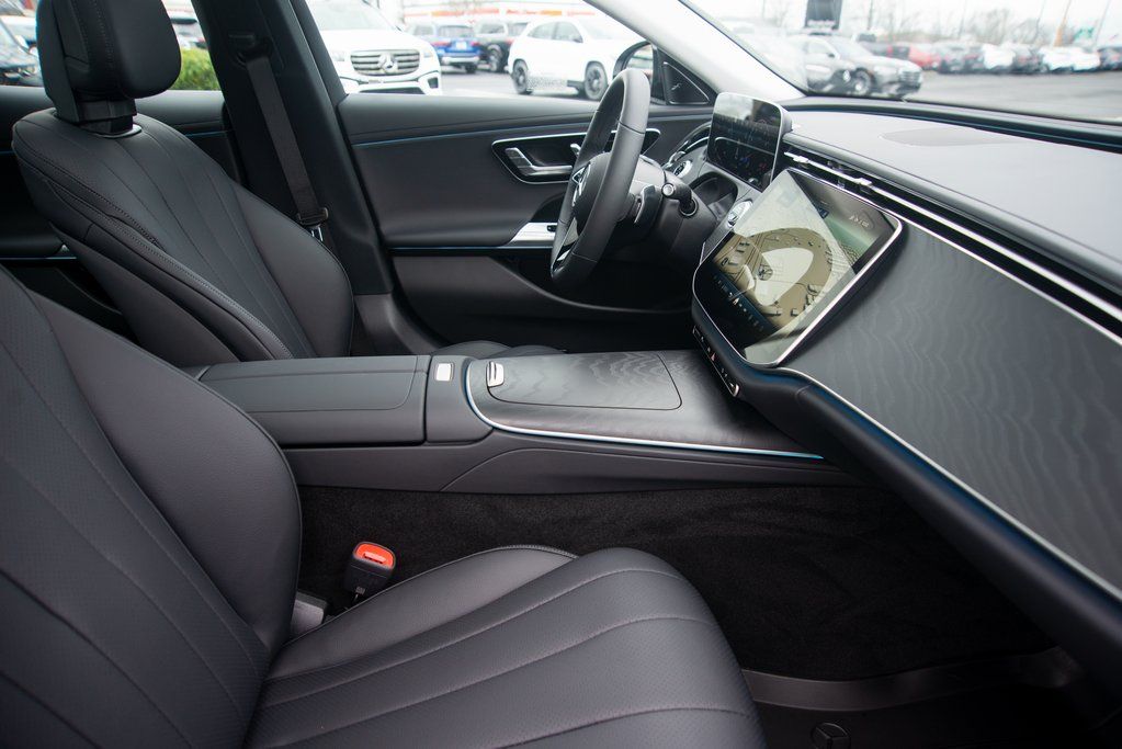 Thumbnail: 2025 Mercedes-Benz E-Class - 36