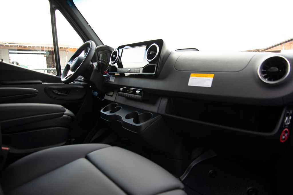 Thumbnail: 2026 Mercedes-Benz Sprinter - 13