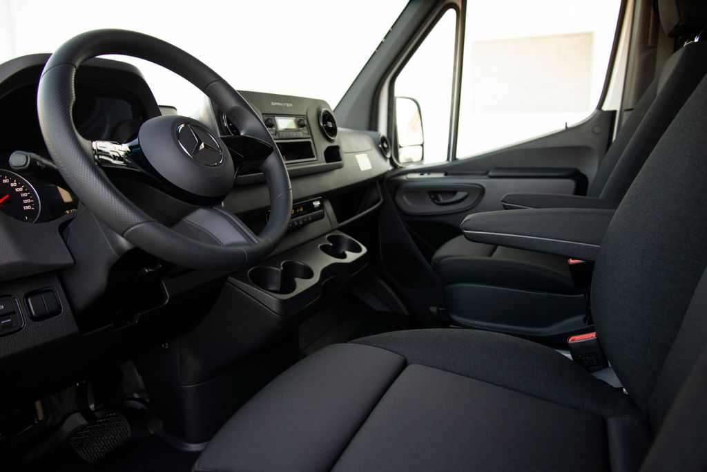 Thumbnail: 2026 Mercedes-Benz Sprinter - 11