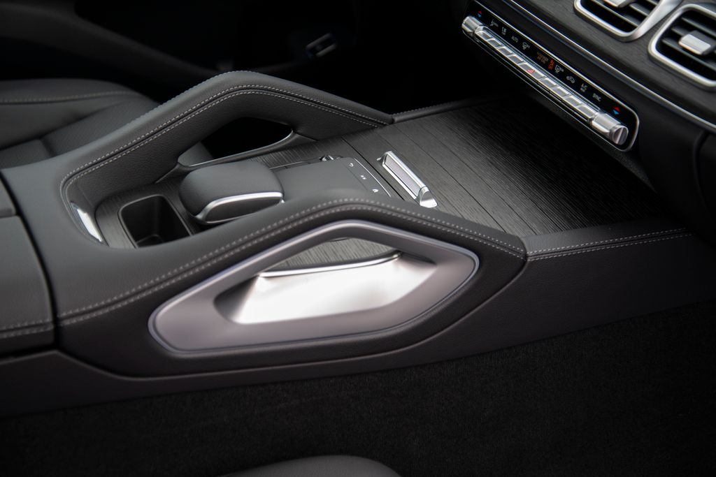 Thumbnail: 2026 Mercedes-Benz GLE - 21