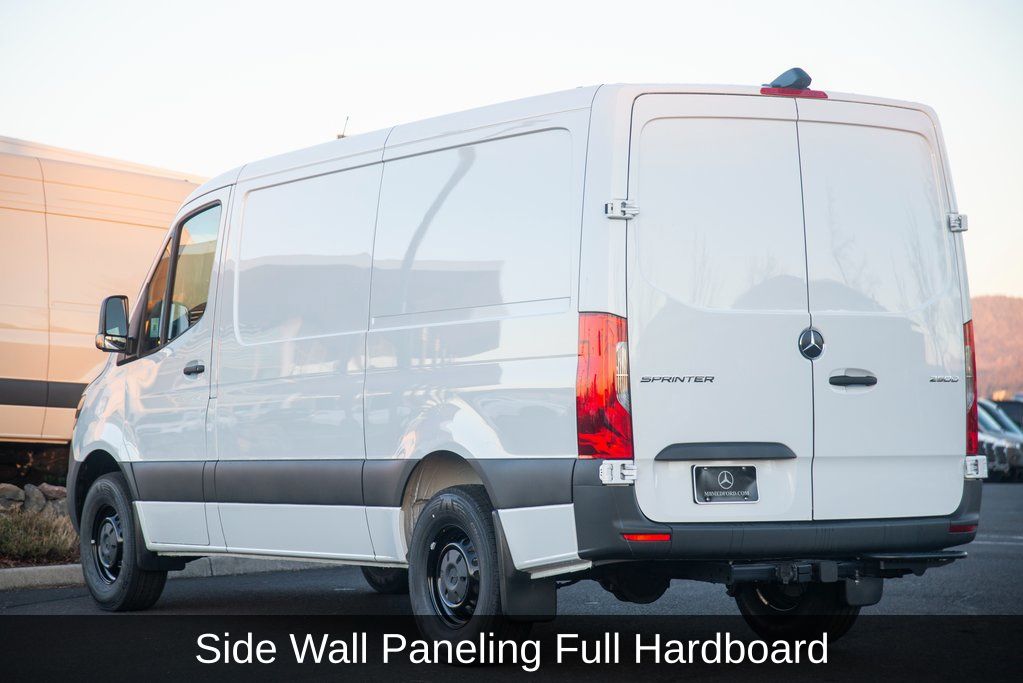 Thumbnail: 2025 Mercedes-Benz Sprinter - 11