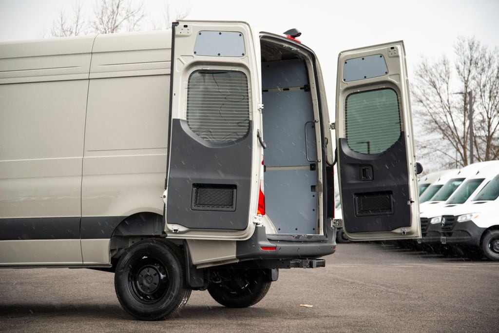 Thumbnail: 2026 Mercedes-Benz Sprinter - 10