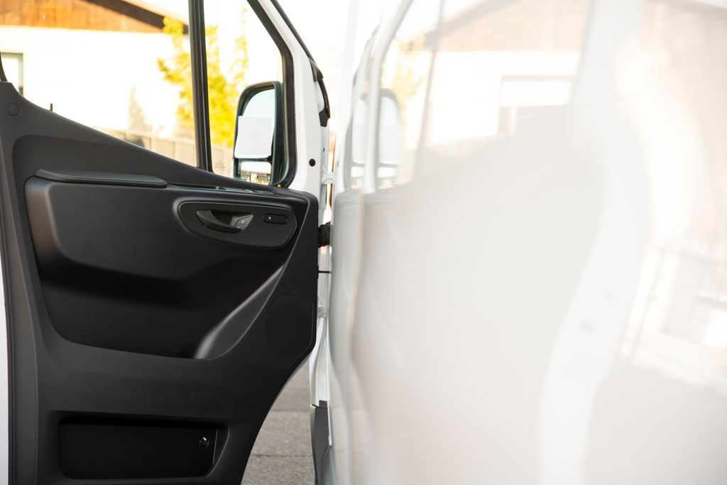 Thumbnail: 2026 Mercedes-Benz Sprinter - 10