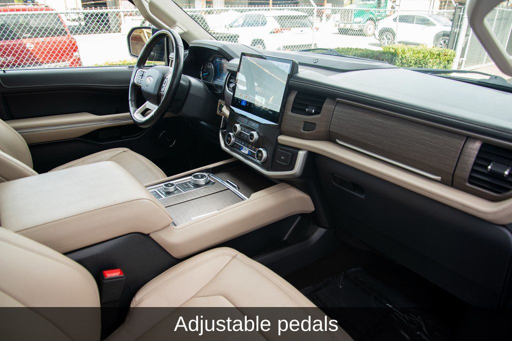 Thumbnail: 2022 Ford Expedition MAX - 21