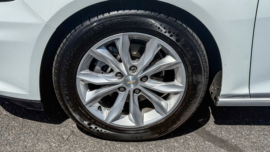 Thumbnail: 2024 Chevrolet Malibu - 11