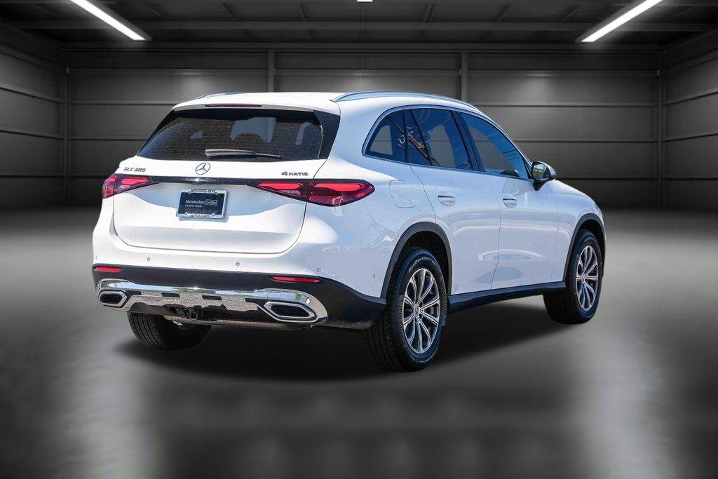 Thumbnail: 2025 Mercedes-Benz GLC - 10