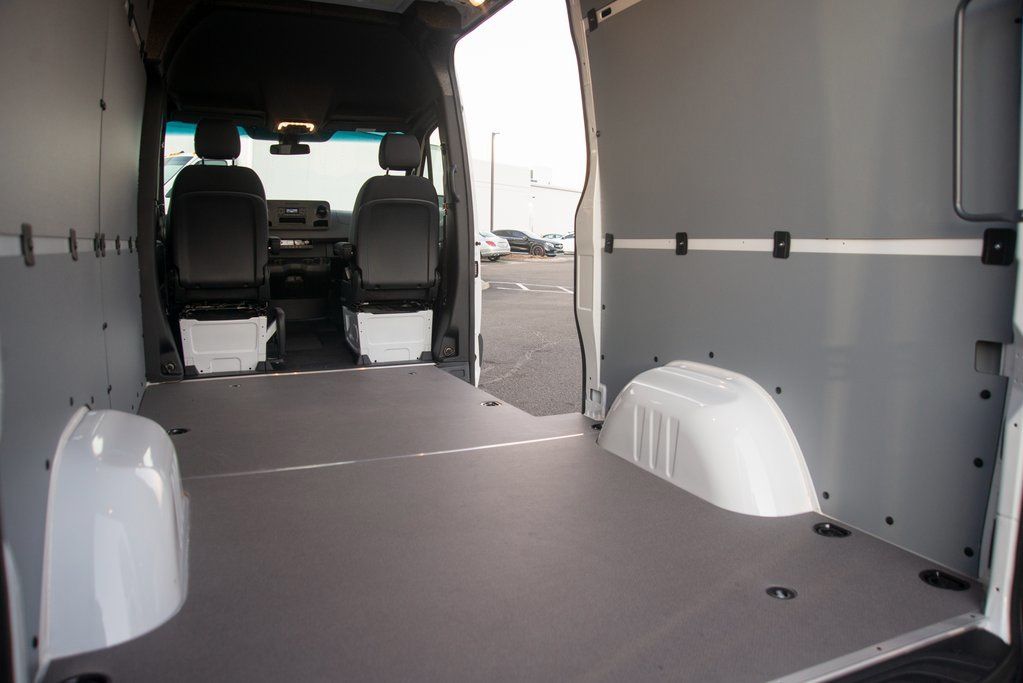 Thumbnail: 2025 Mercedes-Benz Sprinter - 41