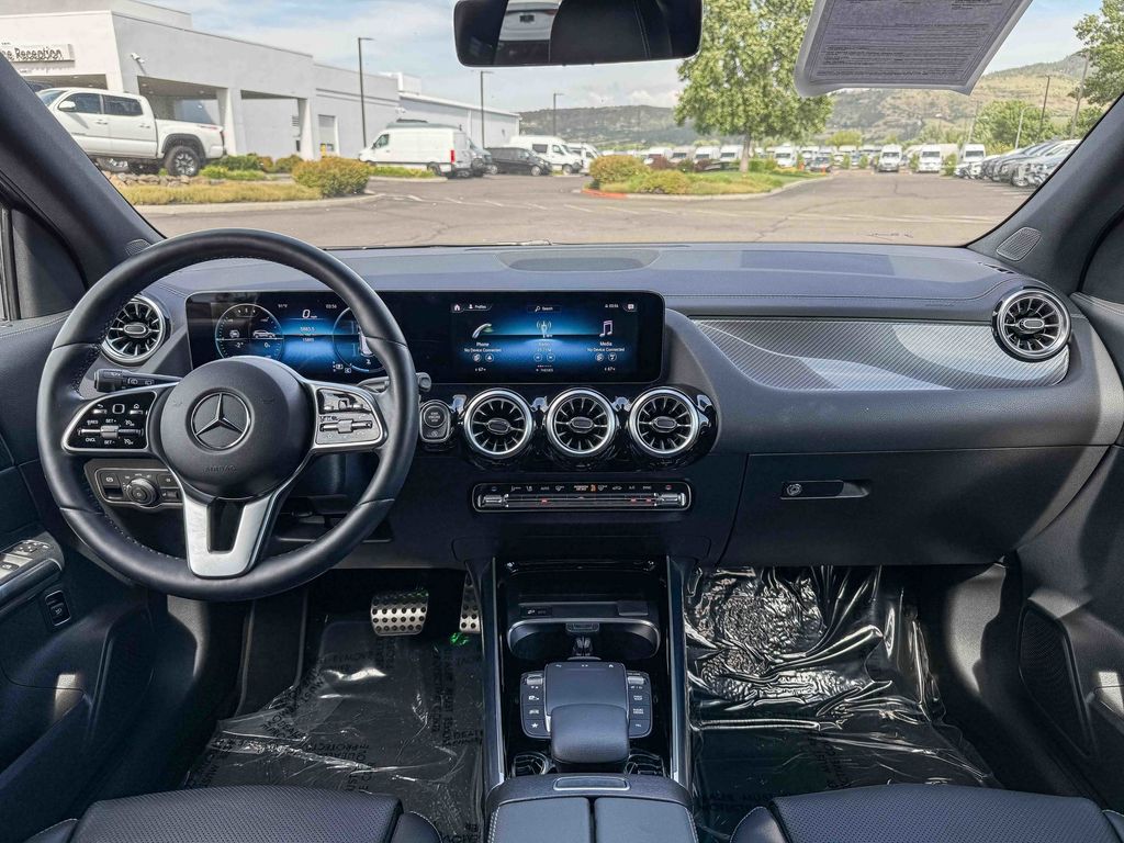 Thumbnail: 2022 Mercedes-Benz GLA - 12