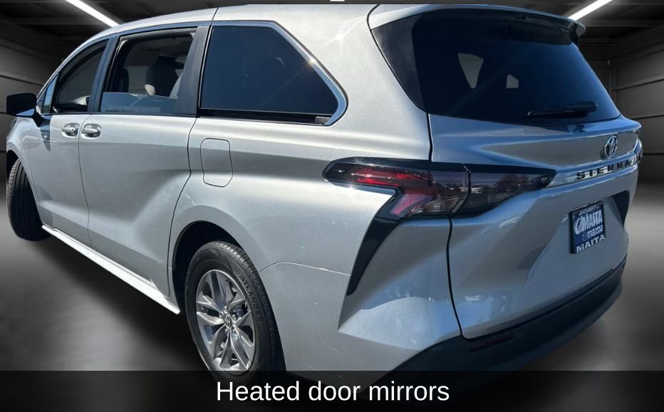Thumbnail: 2024 Toyota Sienna - 9