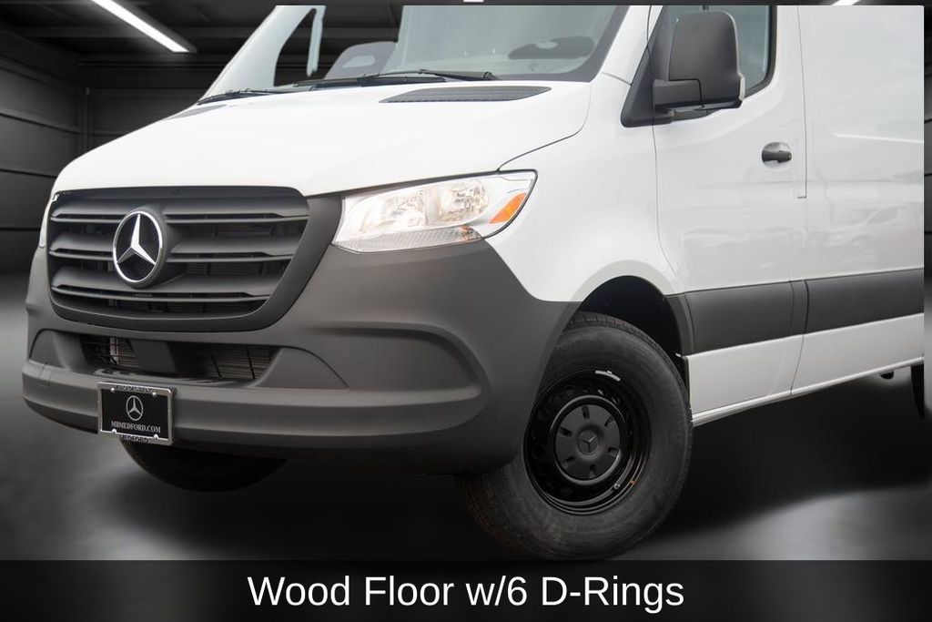 Thumbnail: 2025 Mercedes-Benz Sprinter - 17