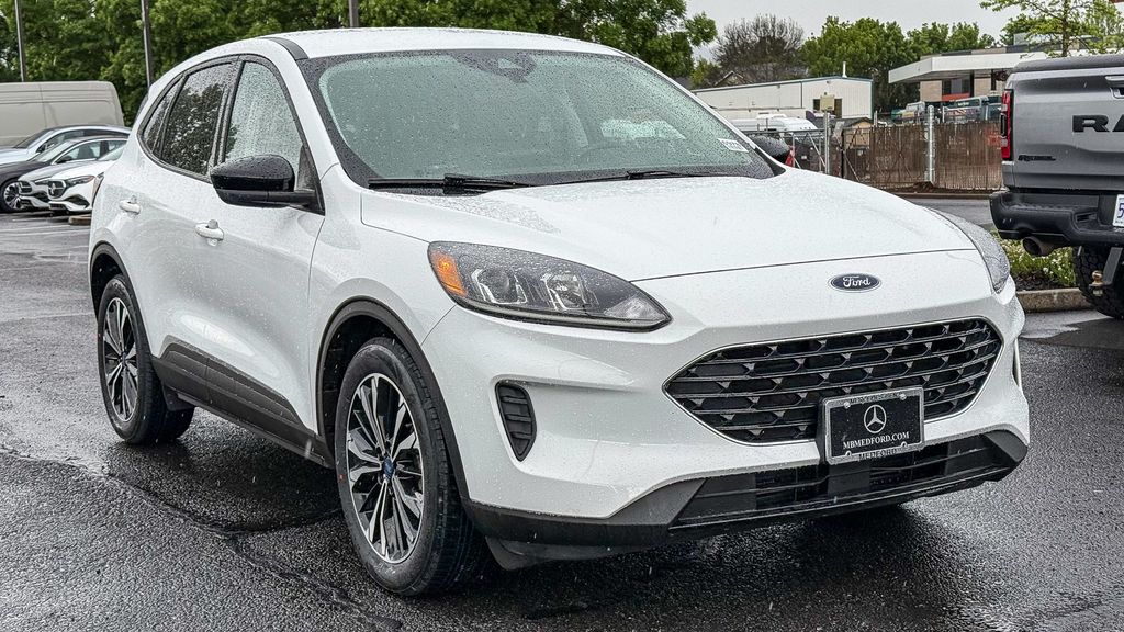 Thumbnail: 2022 Ford Escape - 5