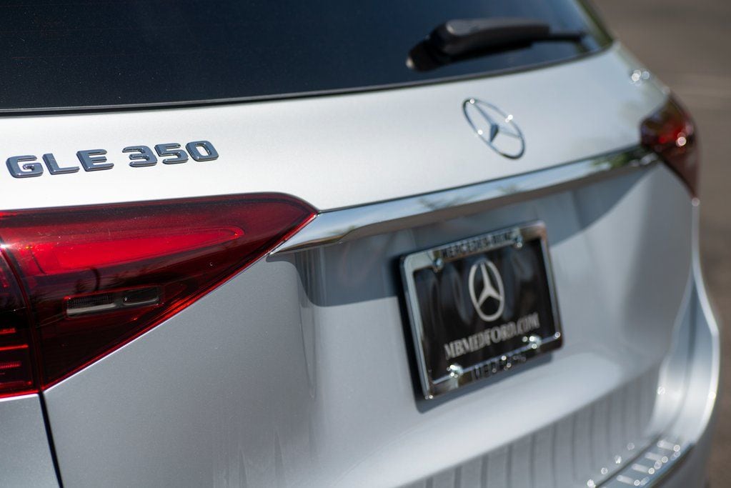 Thumbnail: 2025 Mercedes-Benz GLE - 17