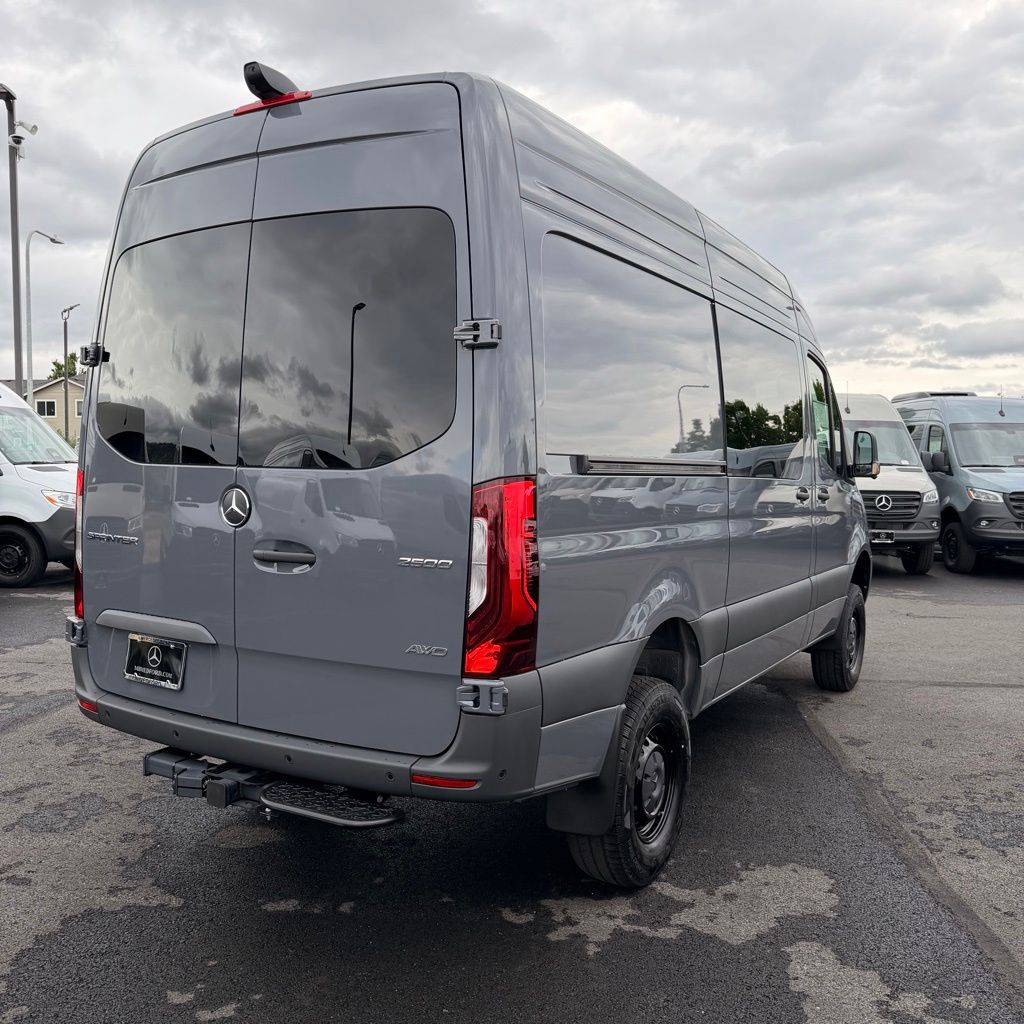 Thumbnail: 2026 Mercedes-Benz Sprinter - 6